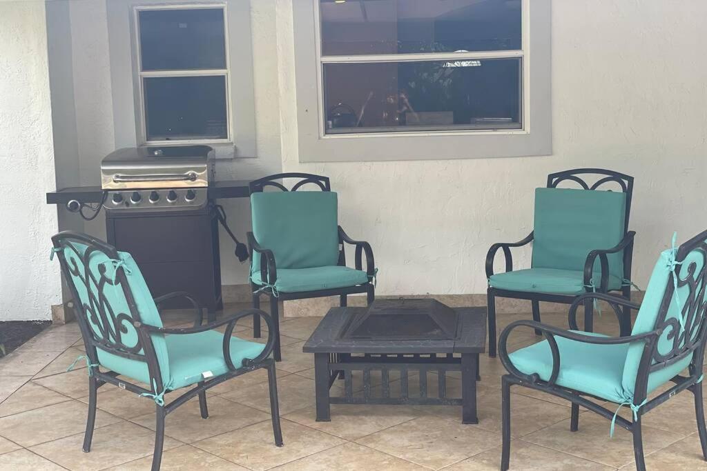 Cheerfull 4/Bed/ 3 Bath / Pool / Best Location Naples Luaran gambar