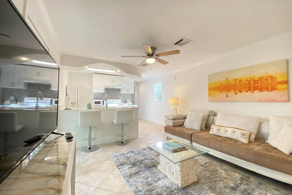 Cheerfull 4/Bed/ 3 Bath / Pool / Best Location Naples Luaran gambar